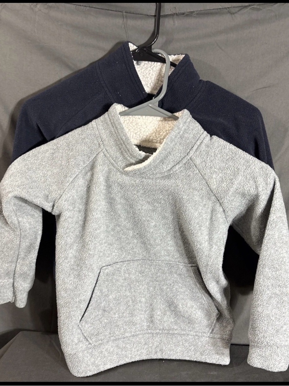 Old Navy Men's Sherpa-Lined Pullover Sweatshirt - Gray and Navy